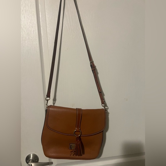 Dooney & Burke crossbody - Picture 1 of 3